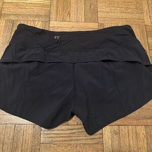 Lululemon Speed Up Shorts Sz 6 2.5 inseam